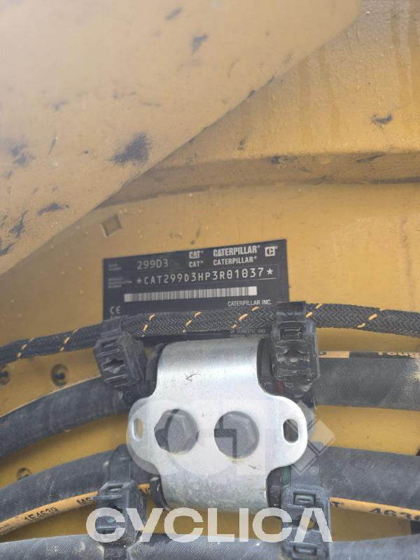 Chargeuses compactes  299D3 P3R01037 - 6