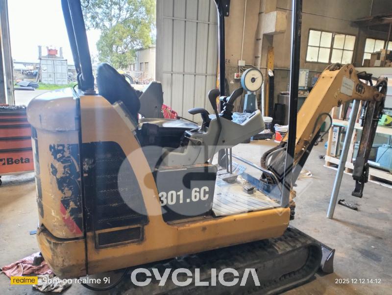 Escavadora de rastos  301.6C JBB01794 - 2