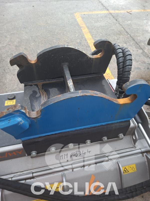 Друга користена градежна опрема UMLHY 2203370 - 4