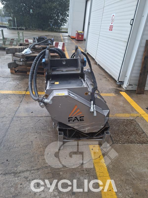 Друга користена градежна опрема UMLHY 2203370 - 5