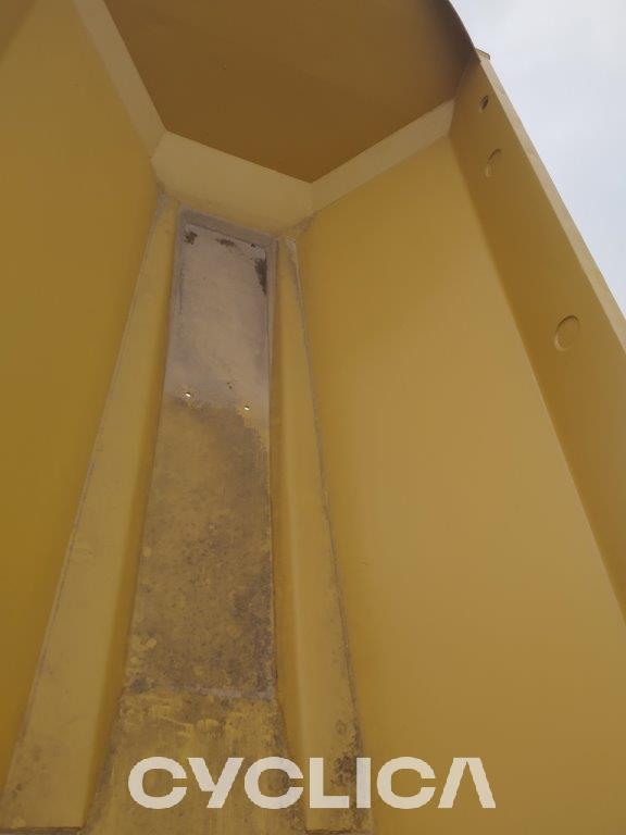 Дампери и зглобни камиони  725 B1L02779 - 8