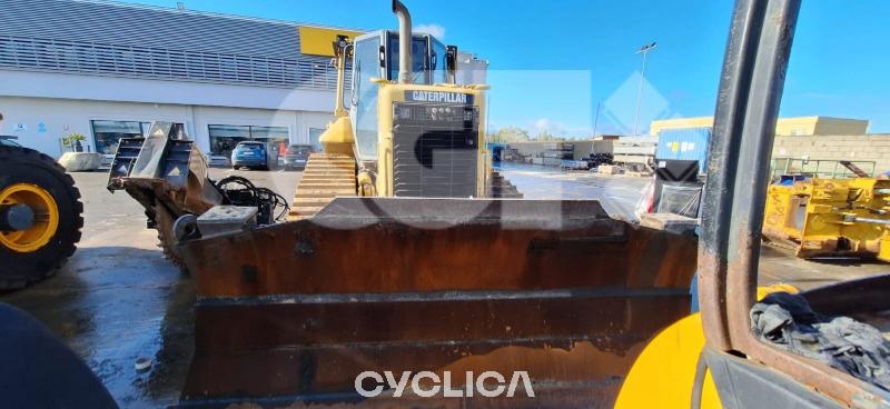 Булдожери и булдожери-гасеничари D6N MLW00151 - 3