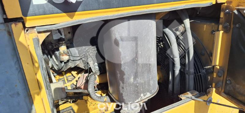 Булдожери и булдожери-гасеничари D6N MLW00151 - 9