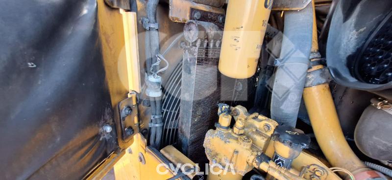 Булдожери и булдожери-гасеничари D6N MLW00151 - 8