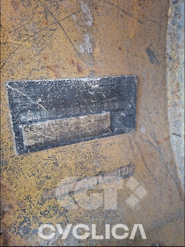 Булдожери и булдожери-гасеничари D6N MLW00151 - 11