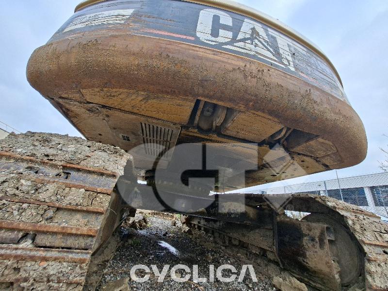 Ровокопачи-гасеничари 319C KGL00812 - 4