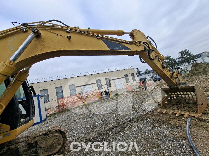 Ровокопачи-гасеничари 319C KGL00812 - 6