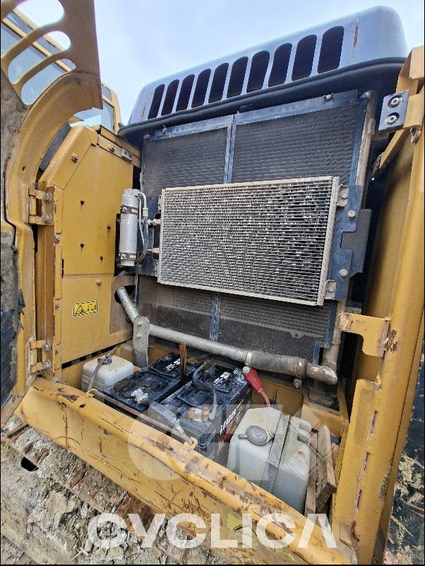 Ровокопачи-гасеничари 319C KGL00812 - 9