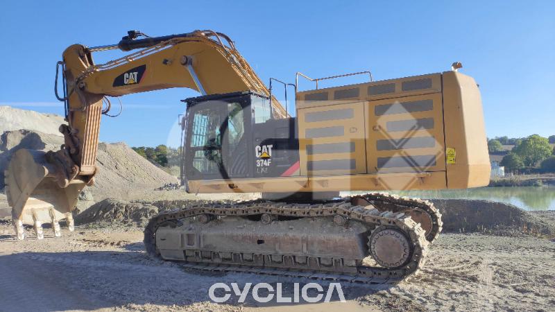 Bageri gusjeničari  374F DNM00### - 1