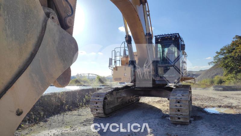 Bageri gusjeničari  374F DNM00### - 12