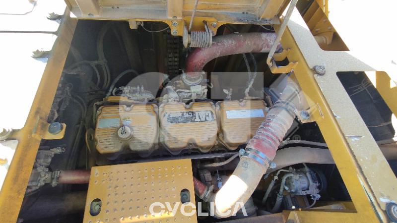 Bageri gusjeničari  374F DNM00### - 23