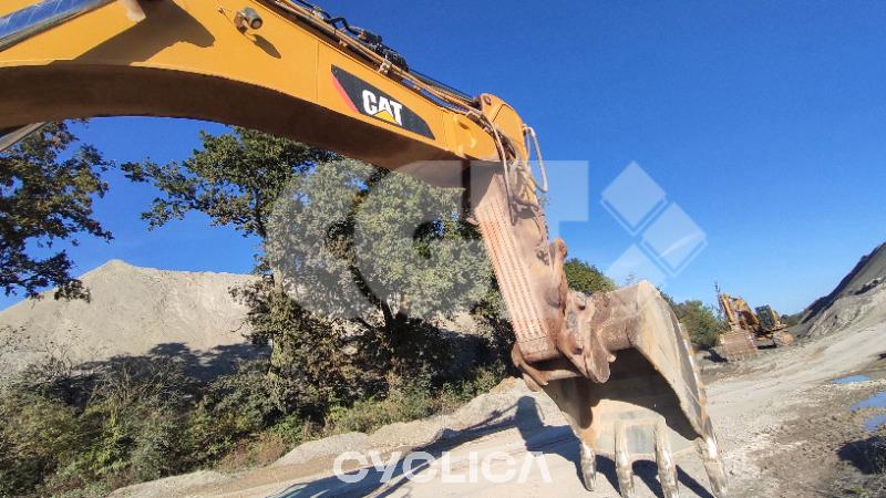 Bageri gusjeničari  374F DNM00### - 15