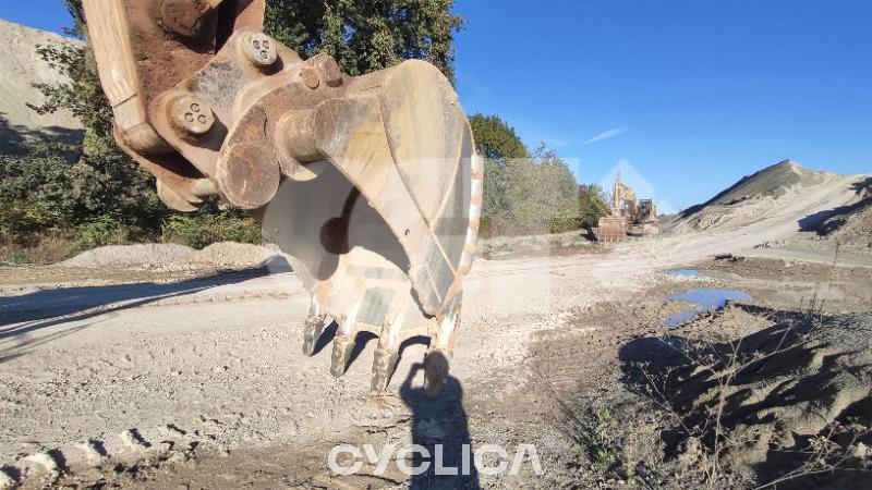 Bageri gusjeničari  374F DNM00### - 14