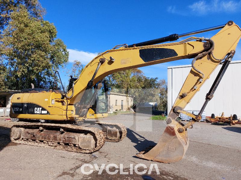 Ровокопачи-гасеничари 323D RAC00577 - 1