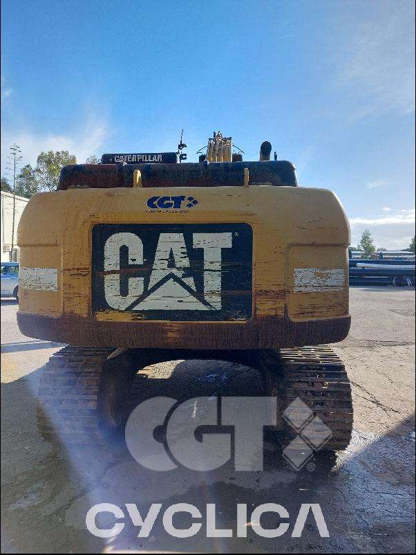 Ровокопачи-гасеничари 323D RAC00577 - 4