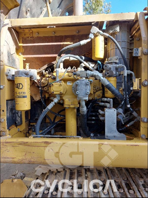 Ровокопачи-гасеничари 323D RAC00577 - 8