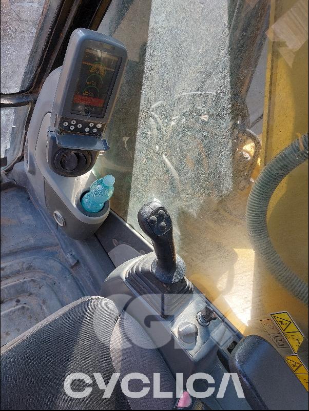 Ровокопачи-гасеничари 323D RAC00577 - 11