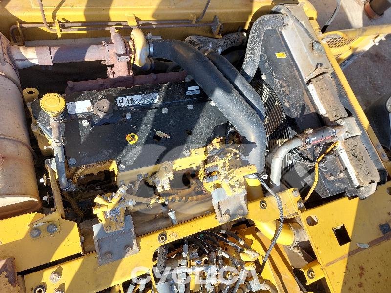 Ровокопачи-гасеничари 323D RAC00577 - 13