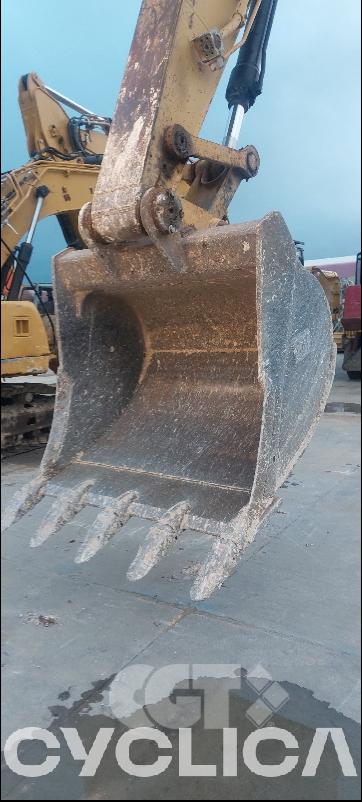 Ровокопачи-гасеничари 320D PCX00131 - 5