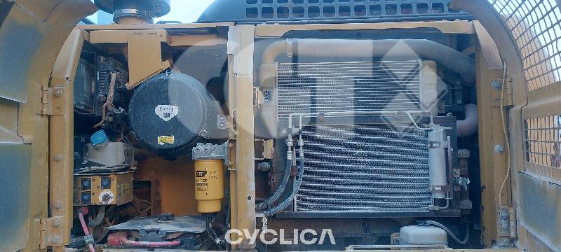 Ровокопачи-гасеничари 320D PCX00131 - 10