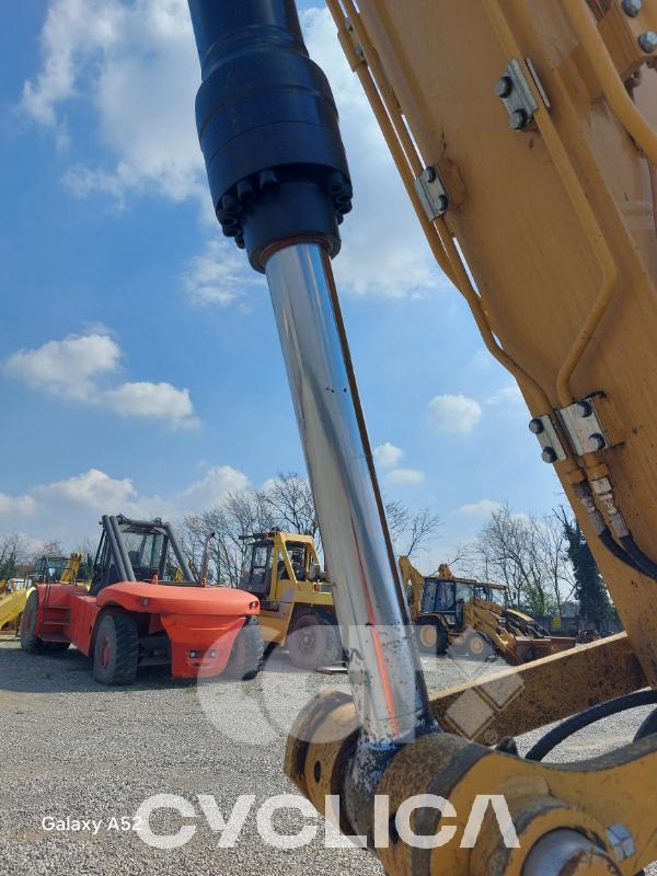 Ровокопачи-гасеничари  323LN KPE10171 - 7