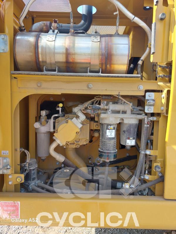 Ровокопачи-гасеничари  323LN KPE10171 - 8