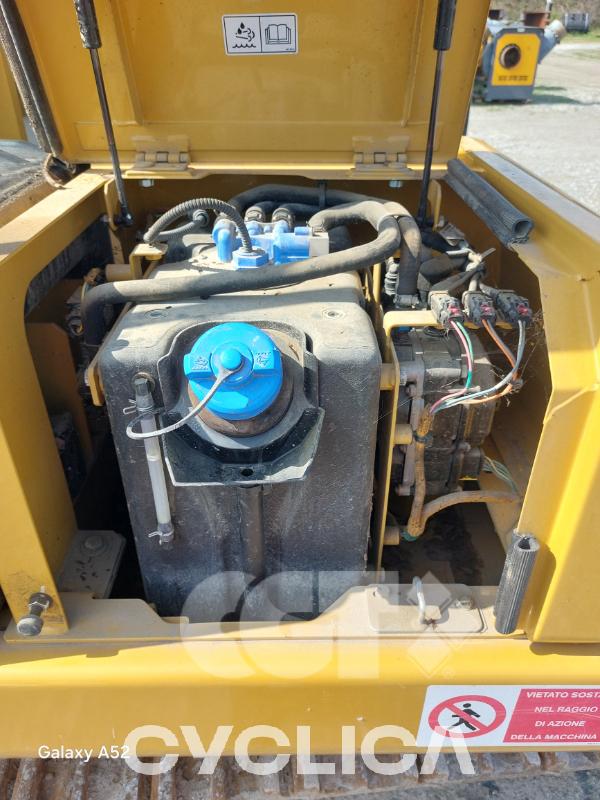 Ровокопачи-гасеничари  323LN KPE10171 - 11