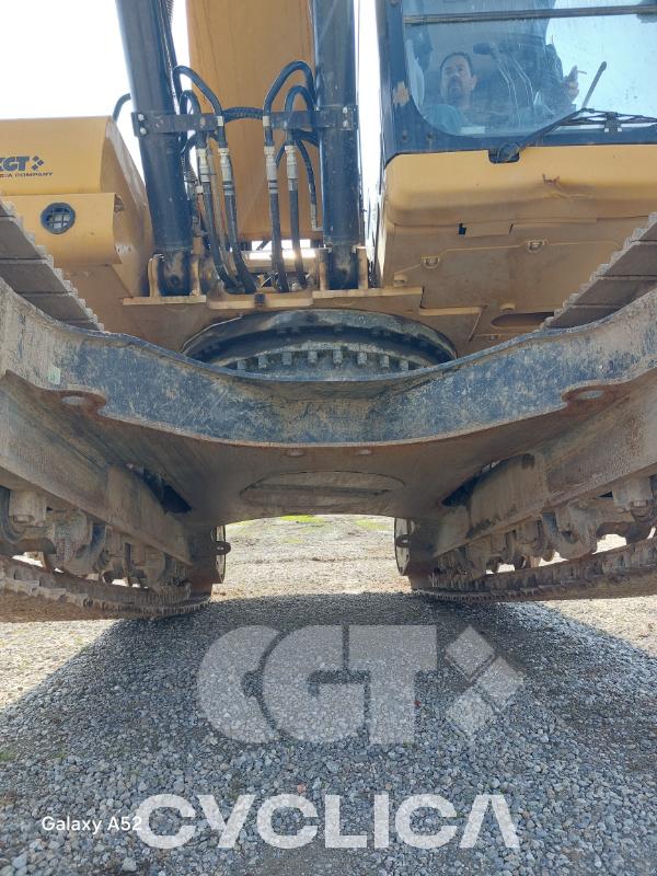 Ровокопачи-гасеничари  323LN KPE10171 - 13