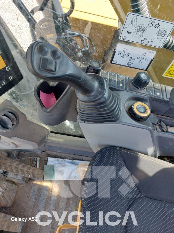 Ровокопачи-гасеничари  323LN KPE10171 - 15