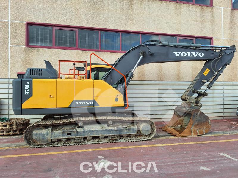 Ровокопачи-гасеничари EC220E 320981 - 2