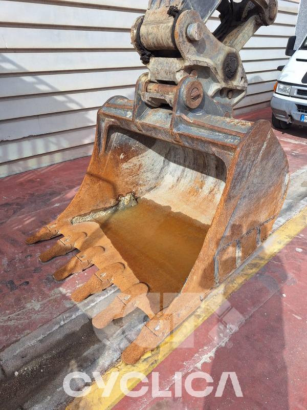 Ровокопачи-гасеничари EC220E 320981 - 4