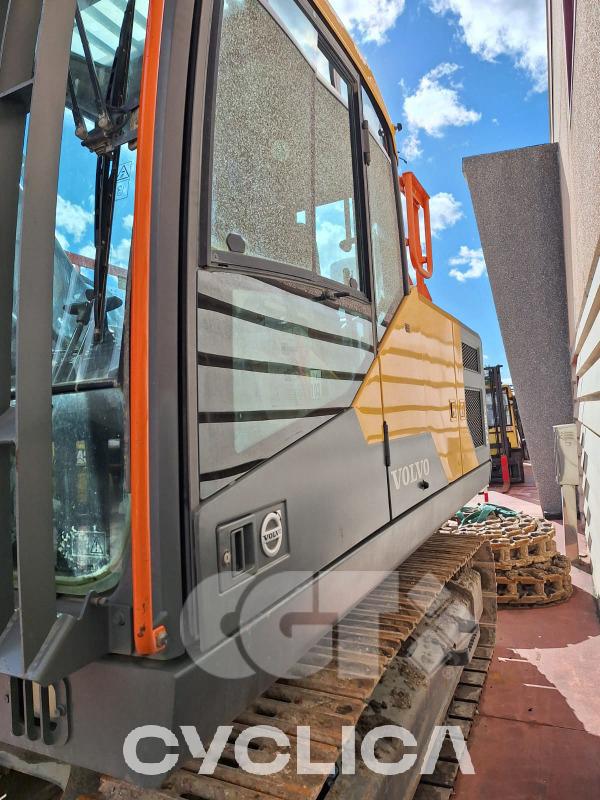 Ровокопачи-гасеничари EC220E 320981 - 6