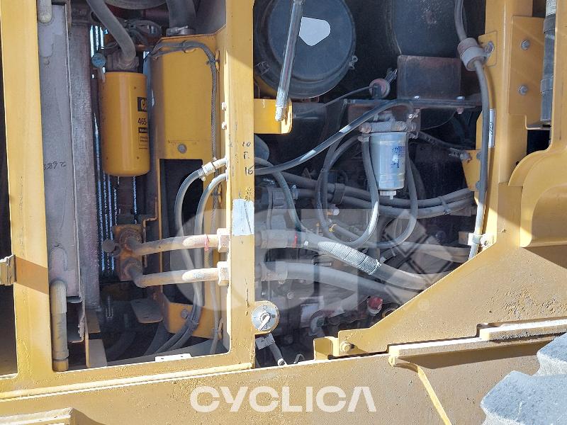 Utovarivači na točkovima 924G WGX00460 - 12