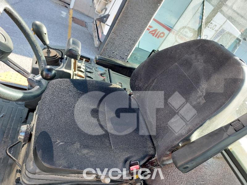 Utovarivači na točkovima 924G WGX00460 - 15