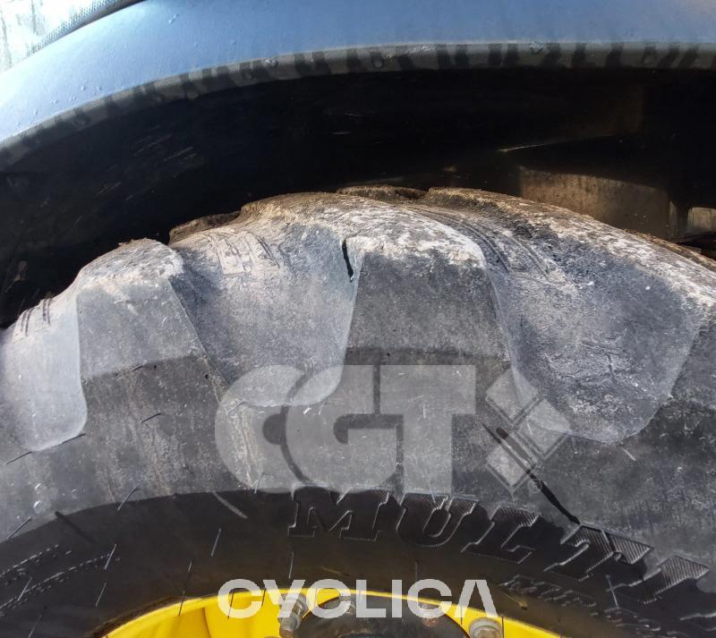 Ngarkues/Gërmues me Rrota  WB97R-8 F60040 - 9