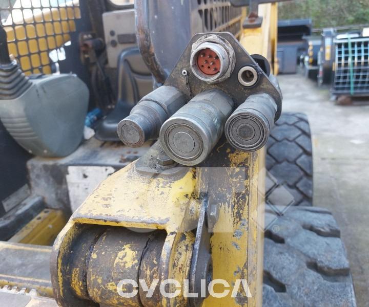 Skid steers SK714-2 4T77F01752 - 5