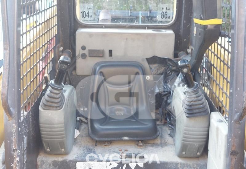 Skid steers SK714-2 4T77F01752 - 8