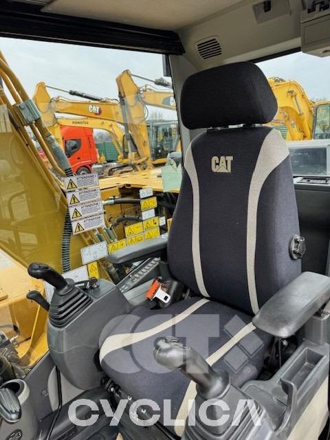 Ровокопачи-гасеничари  313FGC GJD10452 - 7