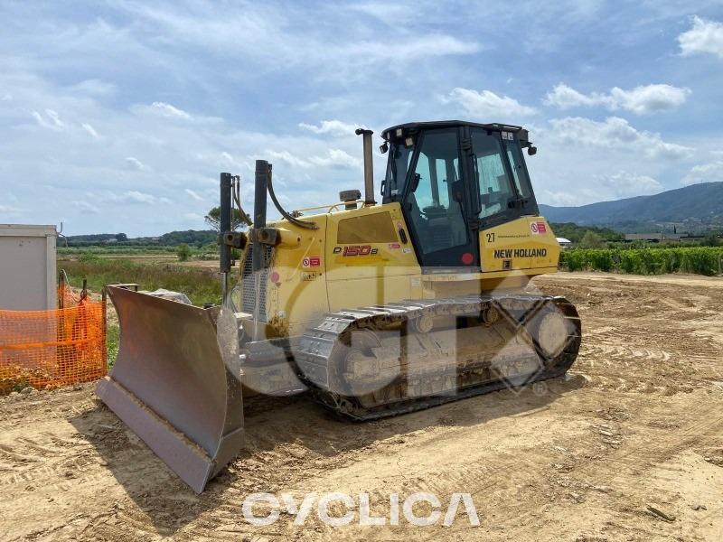 Bulldozers e tratores de rastos  D150 C012DZ013 - 1