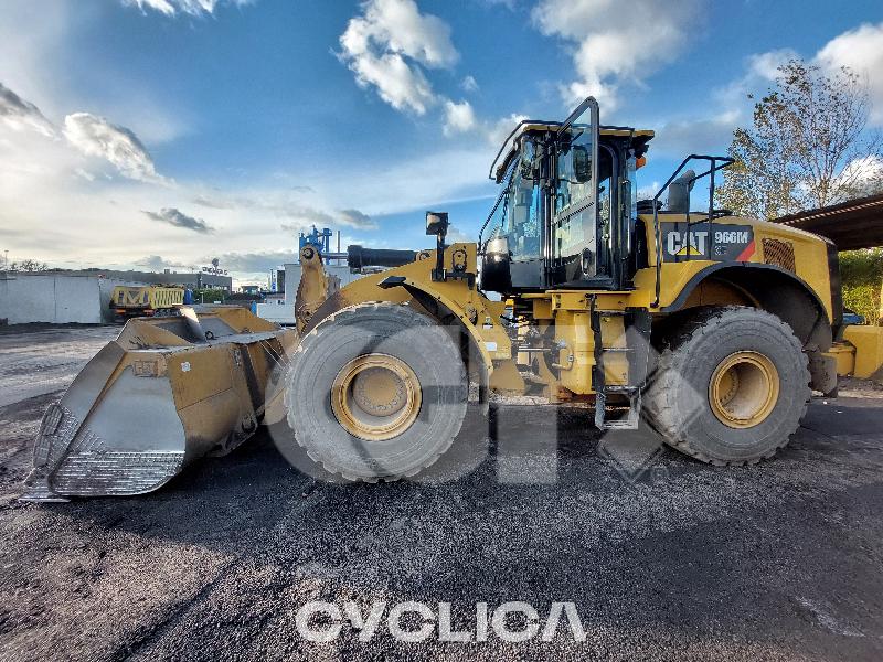 Pás Carregadoras de Rodas  966M XE P6C01013 - 1