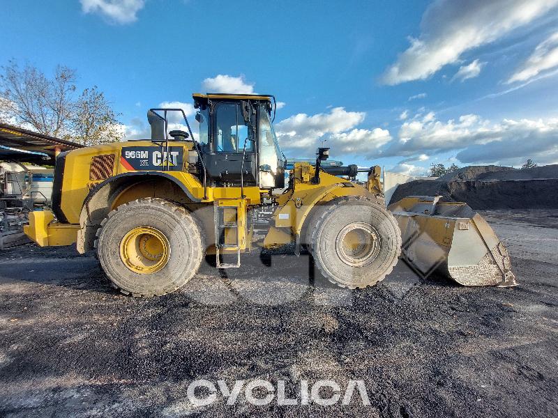 Pás Carregadoras de Rodas  966M XE P6C01013 - 2