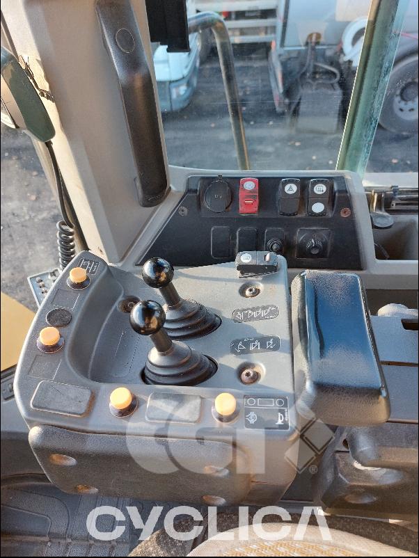 Pás Carregadoras de Rodas  966M XE P6C01013 - 14