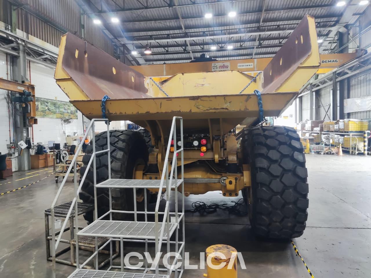 Kiperi i zglobni kamioni  745 3F606071 - 4