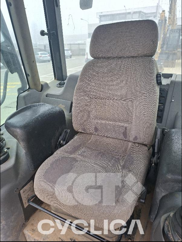 Buldožerji in traktorji goseničarji  D150 C012DZ013 - 13