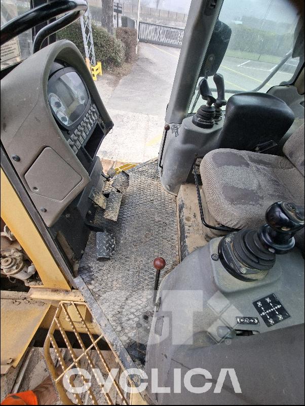 Buldožerji in traktorji goseničarji  D150 C012DZ013 - 15