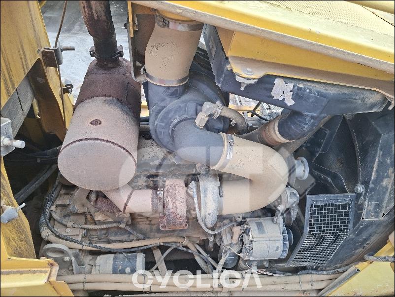 Buldožerji in traktorji goseničarji  D150 C012DZ013 - 12