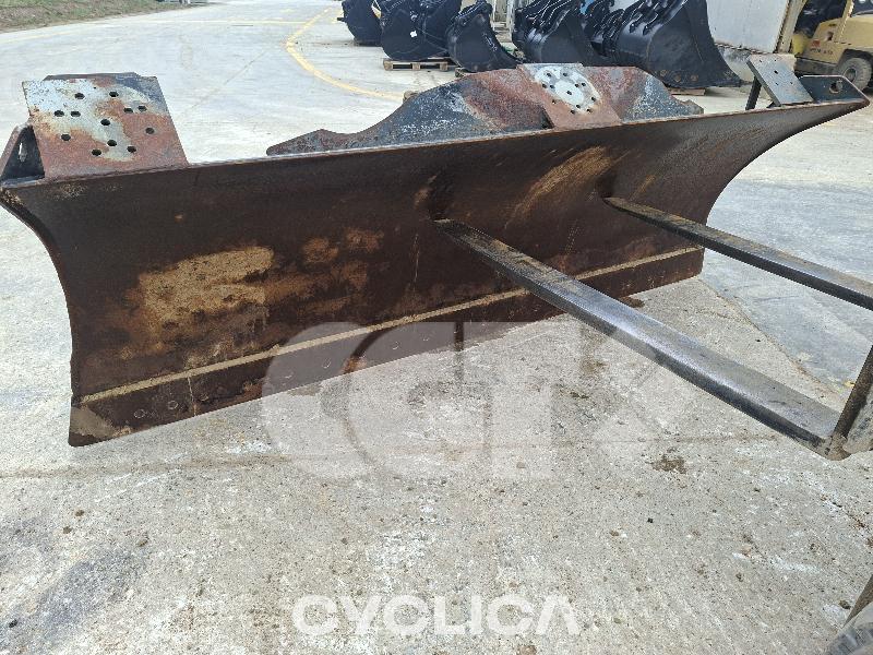 Buldožerji in traktorji goseničarji  D150 C012DZ013 - 10