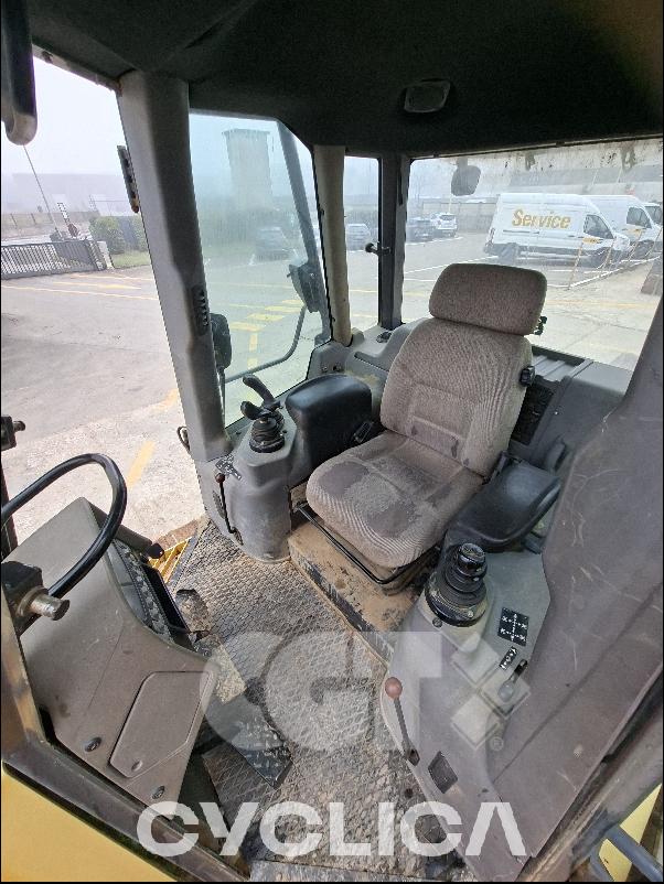 Buldožerji in traktorji goseničarji  D150 C012DZ013 - 14