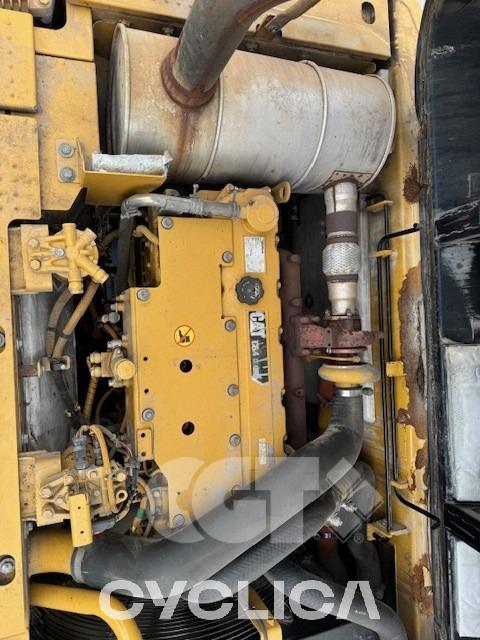 Bageri gusjeničari  323D CWG00184 - 9