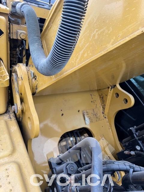 Bageri gusjeničari  323D CWG00184 - 10